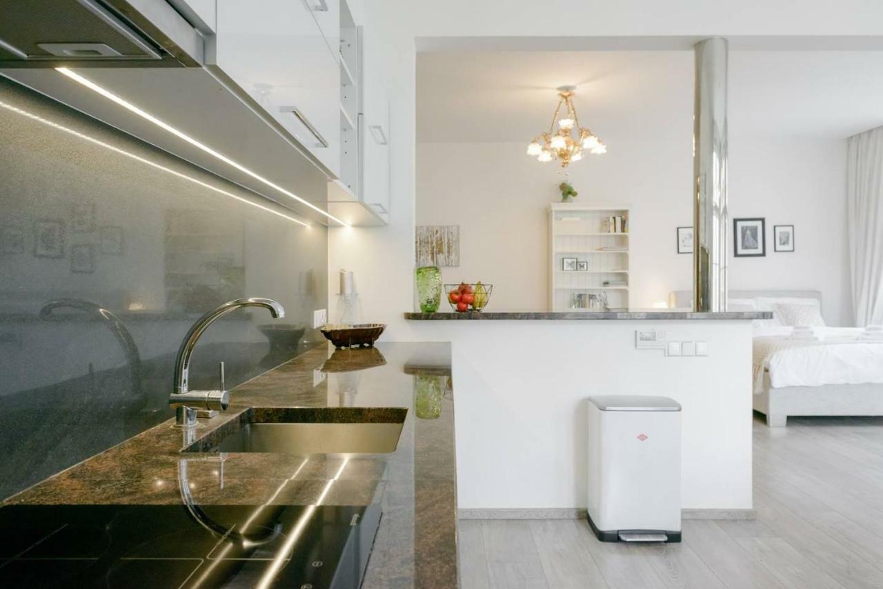 Apartament Stylish, Light-filled In The Historic Center Praga